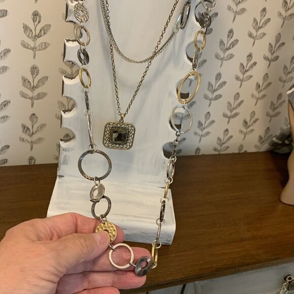 Lia Sophia jewelry bundle includes three necklaces - Picture 4 of 10